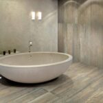 larix-wood-look-tiles-bathroom